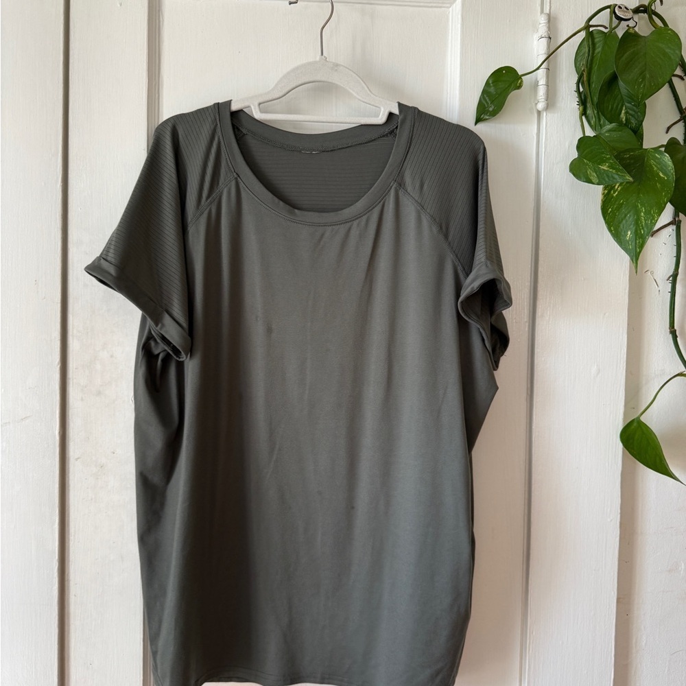 Women's size large athletic  Short Sleeve Top